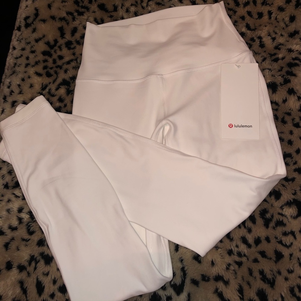 Rare white lululemon align leggings 25”